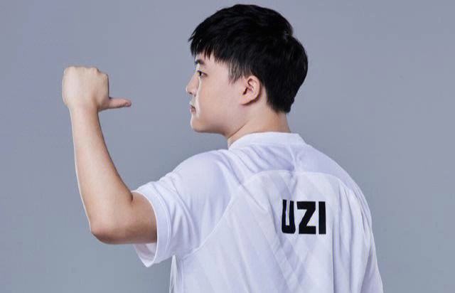 Uzi意外战胜巴黎圣日耳曼，战术调整引爆全场！
