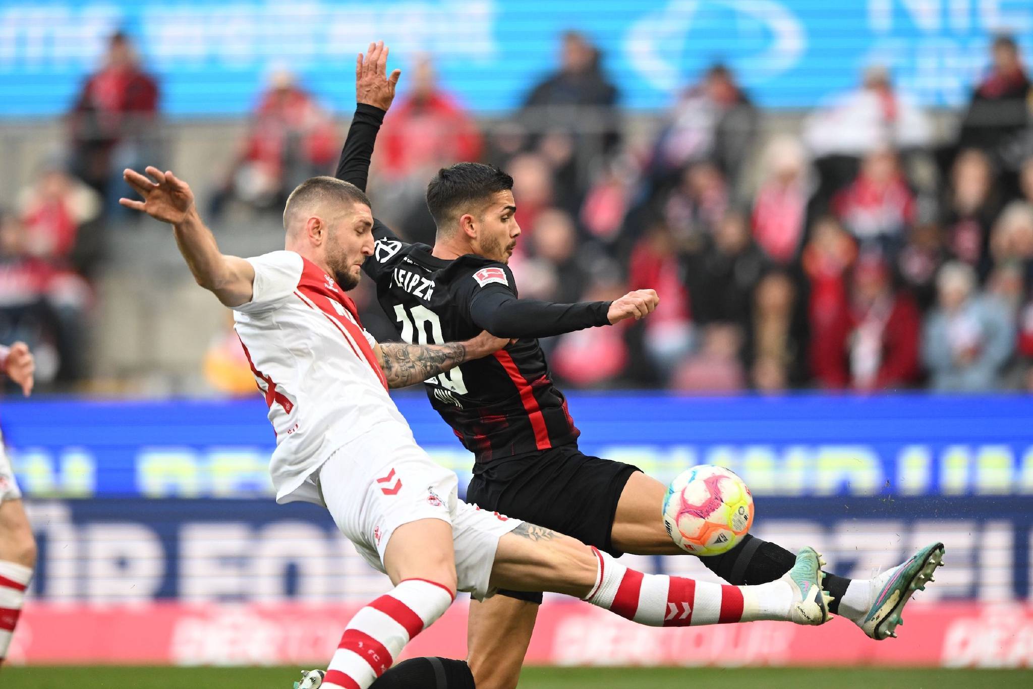 开云APP-国际比赛日法兰克福临场应变：欧冠节点到来，压力陡增，轮换策略成焦点的简单介绍-开云APP