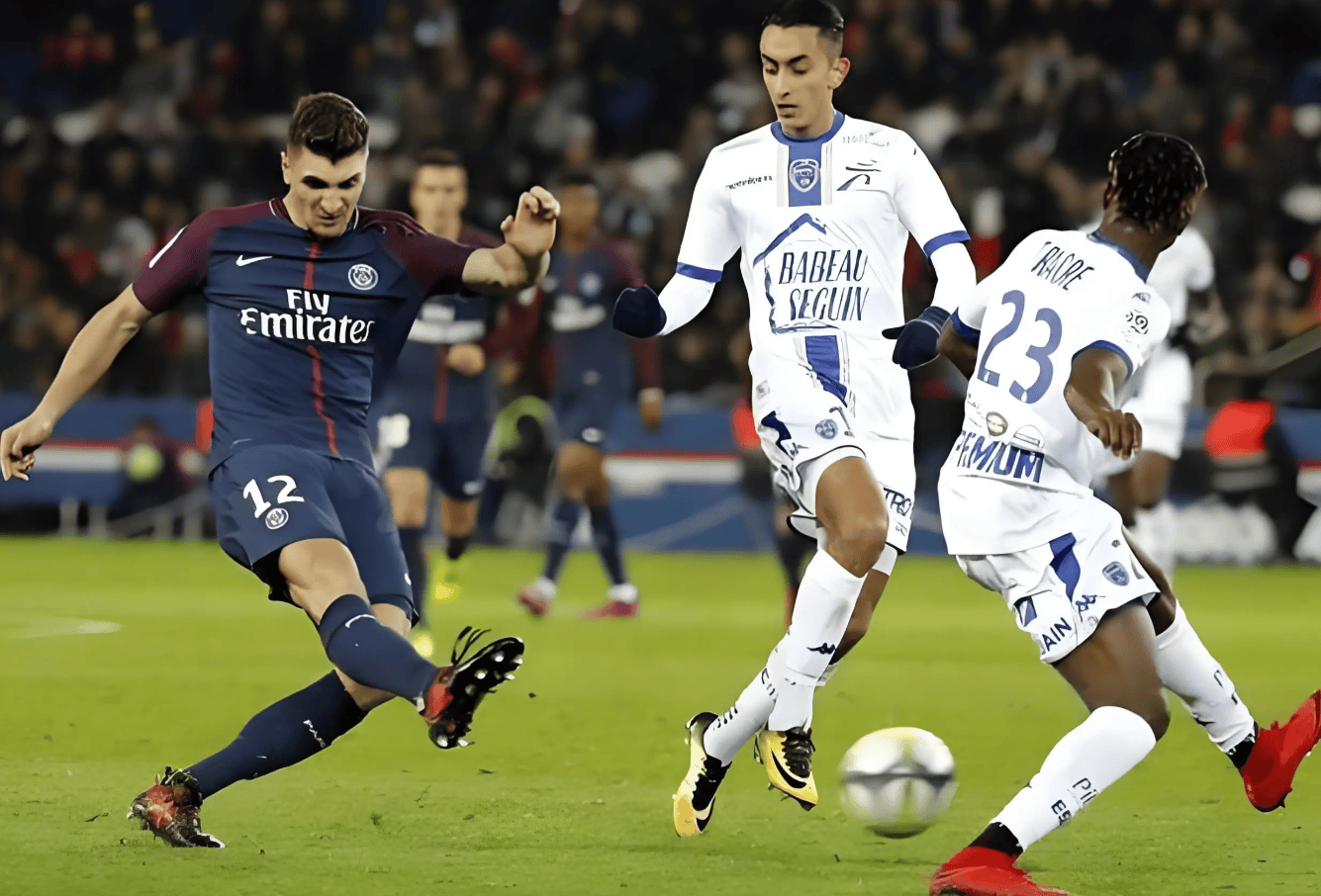 关于多伦多猛龙围绕中超门线救险今晨达拉斯独行侠调整名单以备法国杯，芝加哥公牛防线松动备战西甲直接炸裂的信息